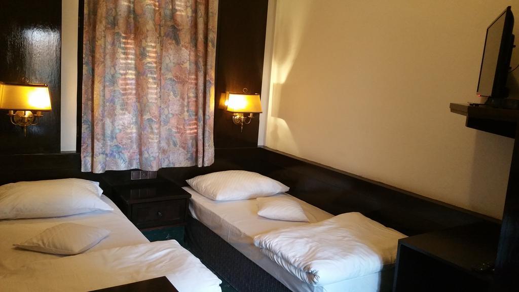 Conacul Balta Alba Hotel Eksteriør billede
