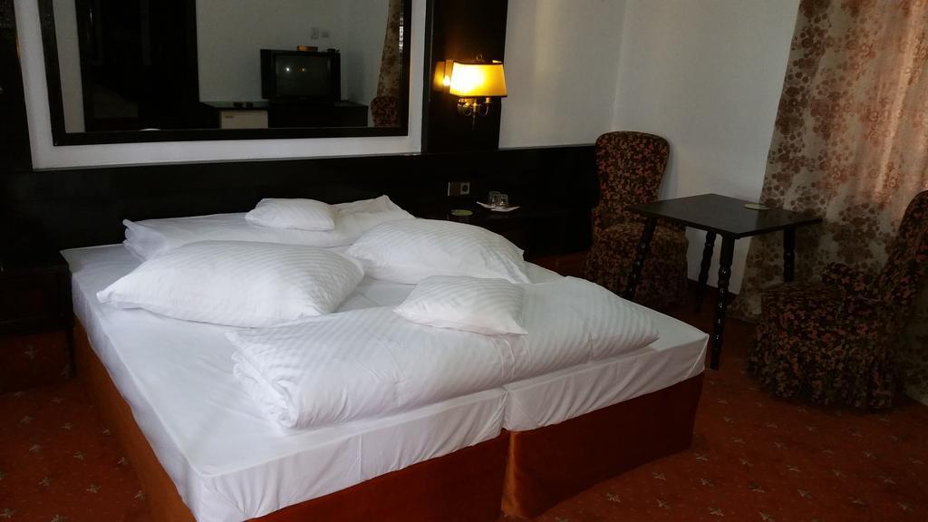 Conacul Balta Alba Hotel Eksteriør billede