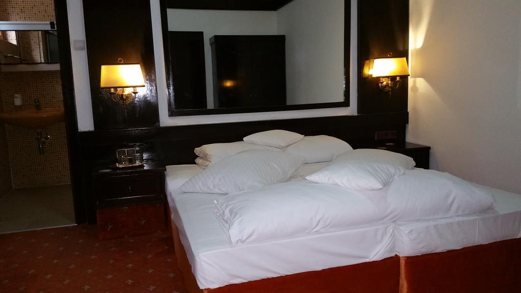 Conacul Balta Alba Hotel Eksteriør billede