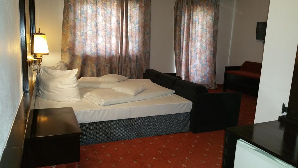 Conacul Balta Alba Hotel Eksteriør billede